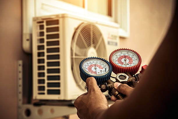 Professional Hvac technician working in Merrick, NY